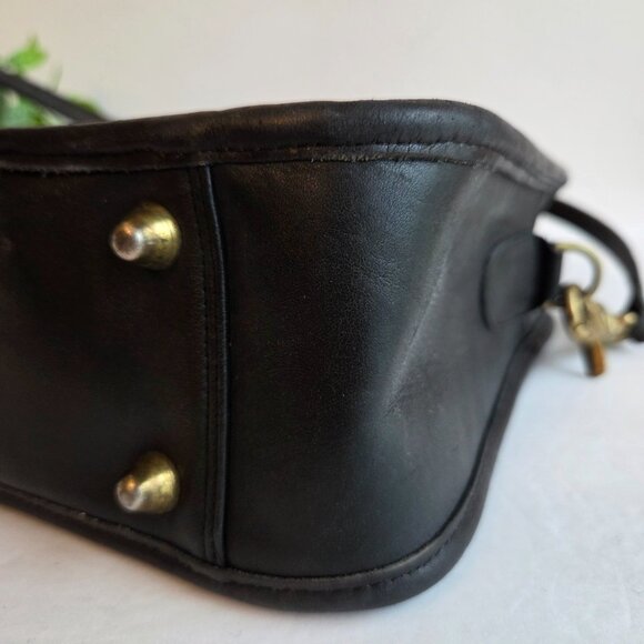 EUC & HTF Vintage Coach Skinny Flight Bag (#9706) in Black - Picture 9 of 13